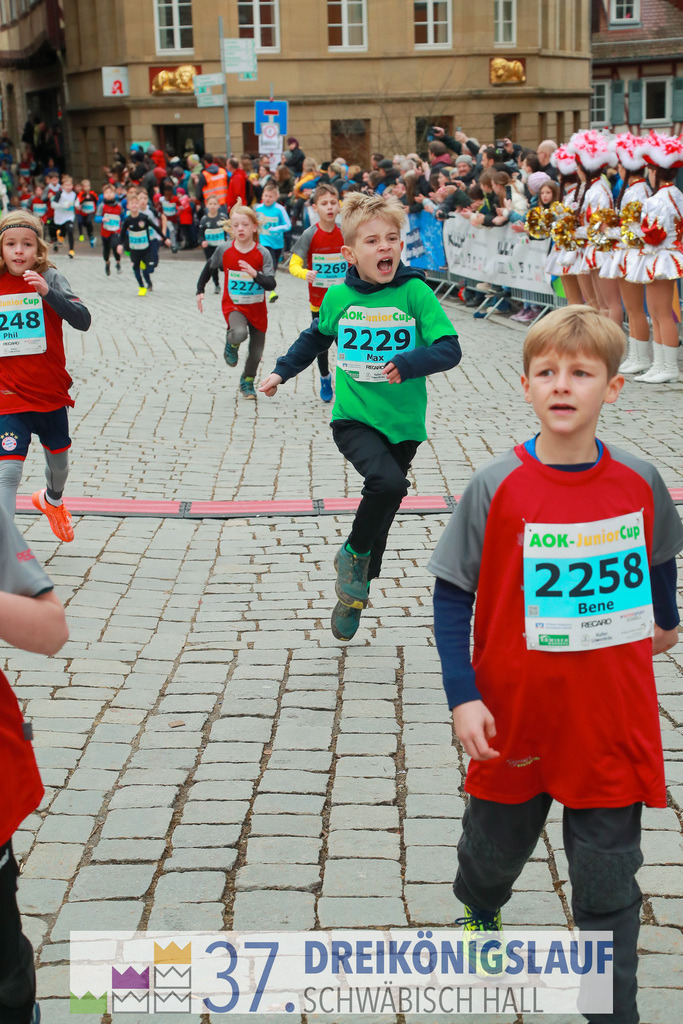 AOK JuniorCup 400m | 3Koenigslauf 2023 - Realisiert mit Pictrs.com