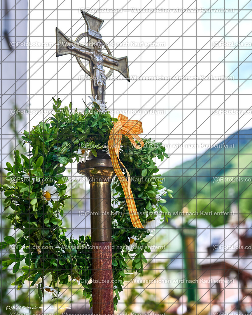 ALP7926_Fronleichnam_Lackenhof | (C)FotoLois.com, Alois Spandl. FRONLEICHNAM in Lackenhof mit Pfarrer Norbert Burmettler, Musikkapelle, Feuerwehr, Goldhaubengruppe und vielen LackenhoferInnen, Do 30. Mai 2024.