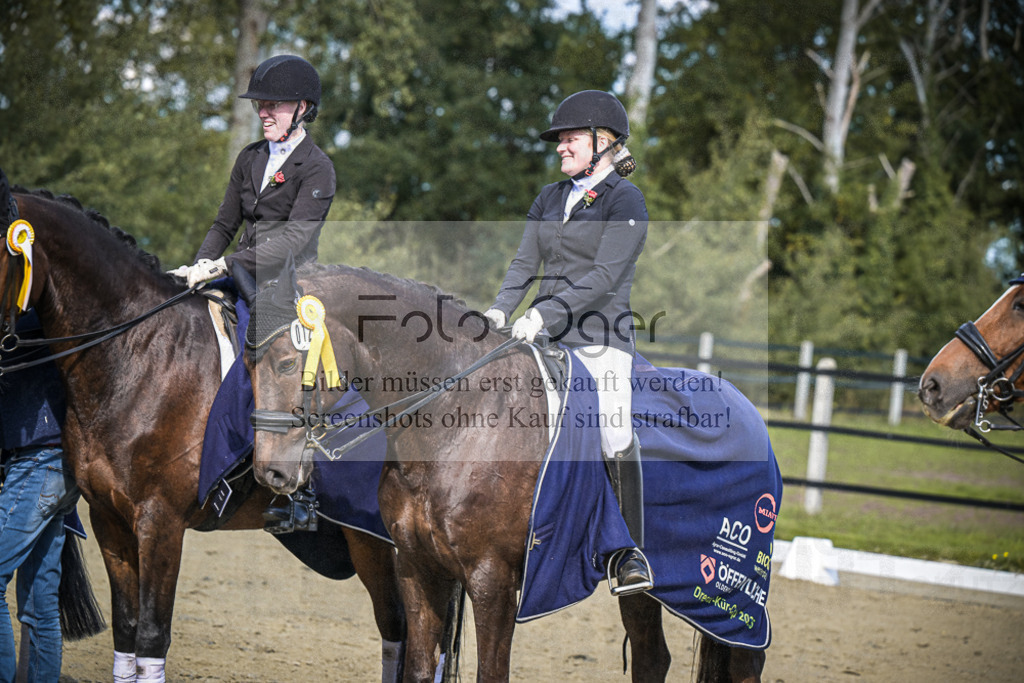 DOS_0043 | Entdecke hochwertige Reitturnierfotos von Foto Oger. Professionell, emotional und authentisch – jetzt Lieblingsmomente im Shop bestellen.Deutschlandweite Turnierfotografie. - Realisiert mit Pictrs.com