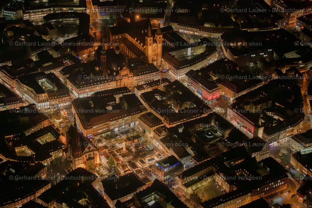 3906081 | Nachtaufnahme des Weihnachtsmarkts 2019