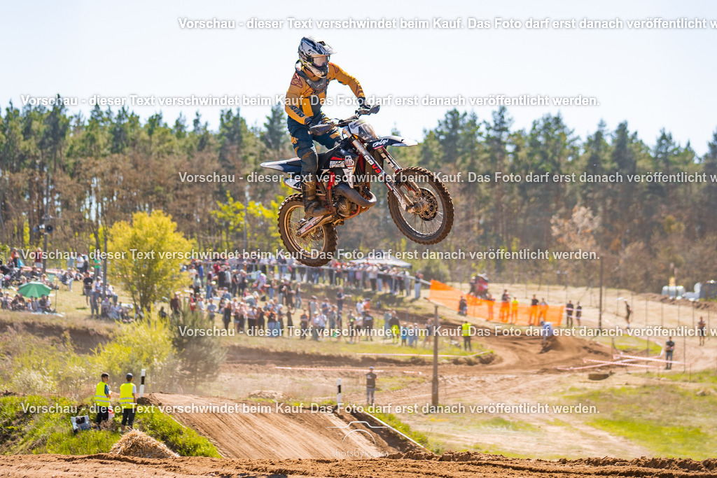 20260501_MCWriezen-3119 | Sportfotografin aus Berlin-Brandenburg mit Fokus auf Motocross. Ich halte deine sportliche Leistung und echte Emotionen auf und neben der Strecke professionell fest. Entdecke die Fotos von deinem Rennen und bestelle sie direkt hier im Shop.