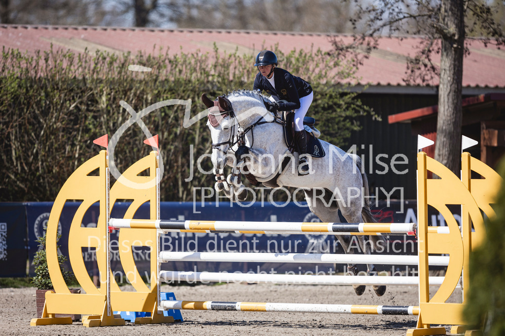 250408_Mühlen_SprPf-L-316 | Deine schönsten Turniermomente als professionelle Fotos! Entdecke hochwertige Pferdesport-Fotografie im Online-Shop. Jetzt Fotos finden & bestellen!