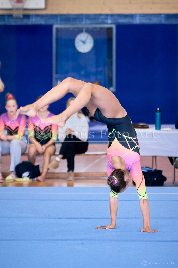 2024-10-06-1-A-DSC00682 | Professionelle Sportfotografie in Hamburg, Schleswig-Holstein und Niedersachsen – spezialisiert auf Rhönrad, Geräteturnen, Leistungsturnen und rhythmische Sportgymnastik. Bundesweite Begleitung von Rhönrad-Events. Jetzt Sport-Fotos - Realisiert mit Pictrs.com