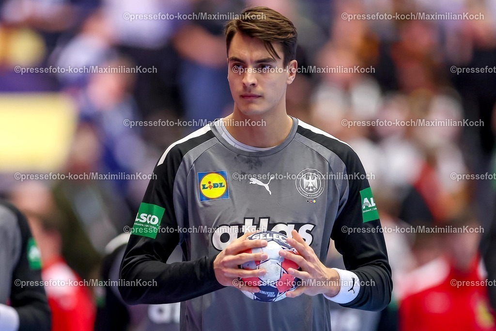 EHF15012602124 | 15.01.2026, Handball, Men's EHF EURO 2026, Deutschland - Österreich, Jyske Bank Boxen in Herning, Dänemark, Preliminary Round:  Julian Köster (Germany #18) 