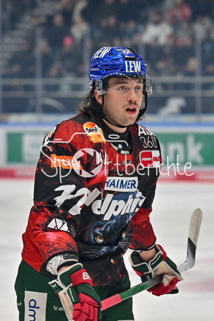 Augsburger Panther - Straubing Tigers | im Bild Riley McCOURT (Augsburger Panther #72) / Freisteller / Einzelfoto / DEL: Augsburger Panther - Straubing Tigers, Curt Frenzel Stadion am 29.11.2024