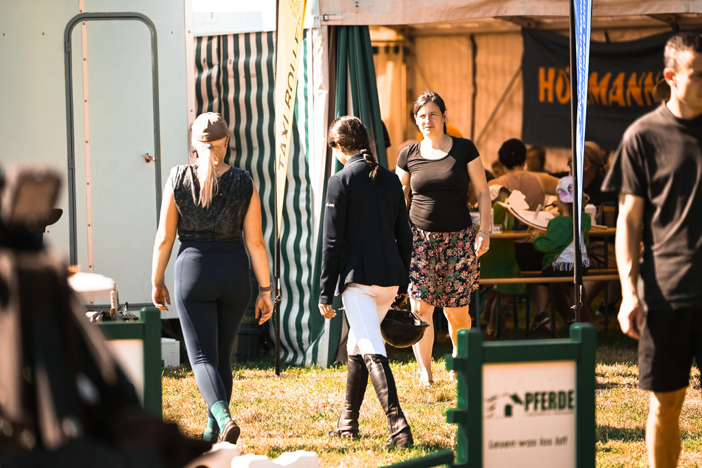 DSC_1215 | Pferde- und Turnierfotografie in Westsachsen. Pferdeportraits, Auftragszeichnungen und intuitive Kunst.