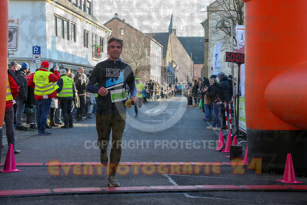 241201_1226_EX1_2113 | Sportfotografie im Rhein-Sieg Kreis, Köln, Bonn, NRW, Rheinland Pfalz, Hessen, etc. Unser Tätigkeitsfeld umfasst den Laufsport vom Volkslauf über den Marathon, Duathlon, Triathon bis zum Ultralauf wie Kölnpfad Ultra oder Schindertrail.