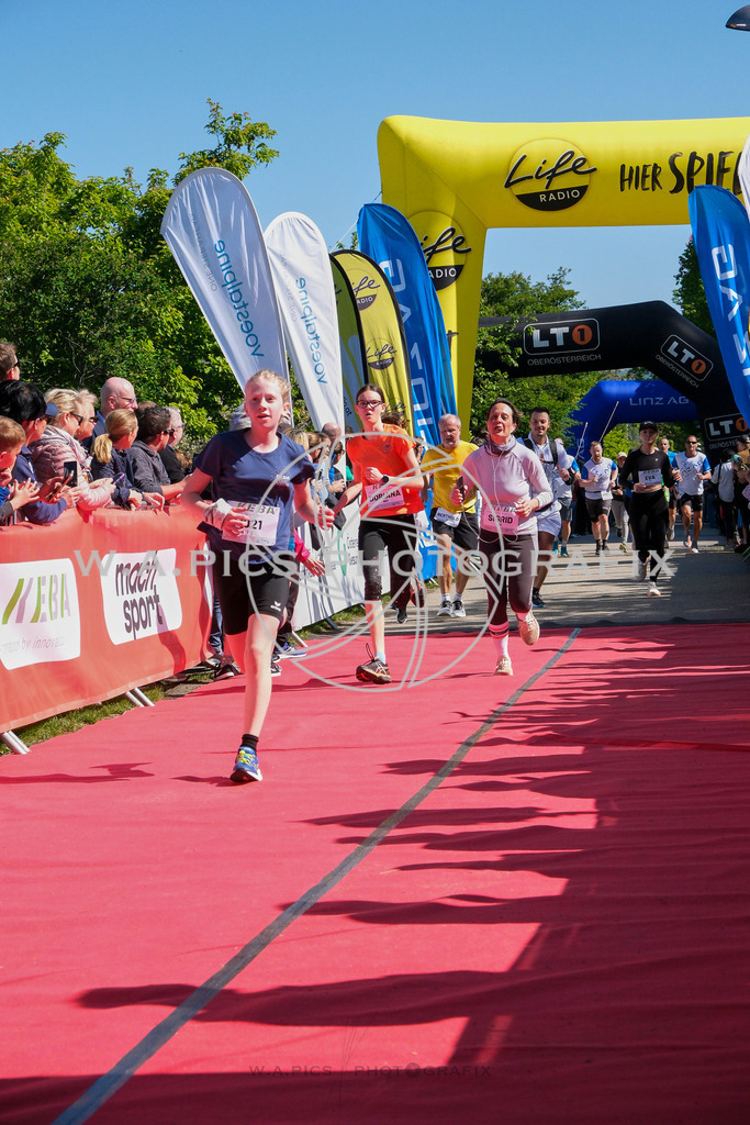 ..... | LINZ,AUSTRIA,27.April 24, Int. 3 Brückenlauf Linz  , Image shows: Photo: WAPICS / Michael ring