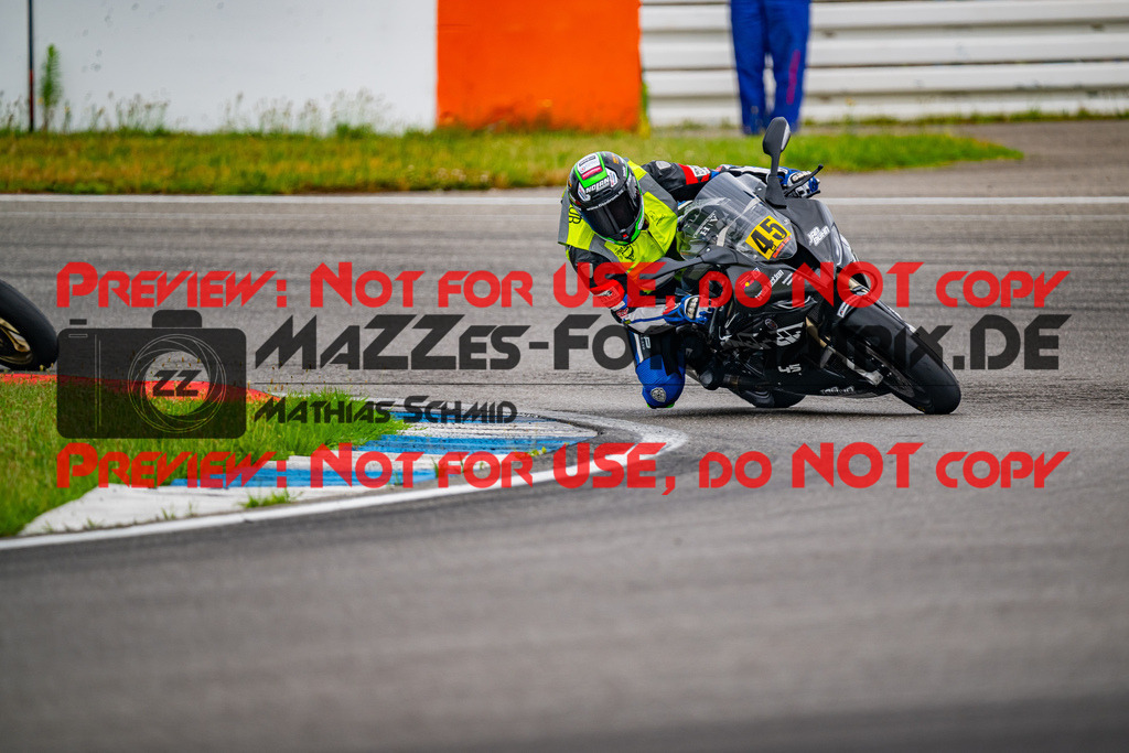 MaZZes_FotoMatrix_240701_6007705_3257 | WEISS