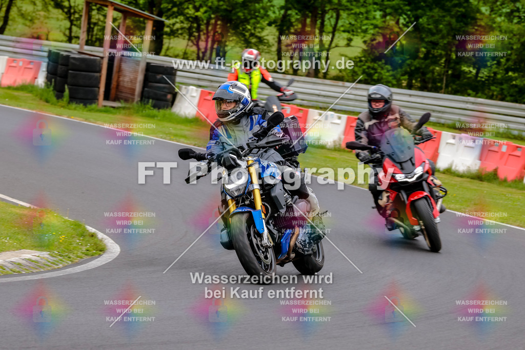 MotoTeamVBK-20326 | Hier findet Ihr Bilder von Touristenfahrten auf der Nürburgring Nordschleife oder von anderen Veranstaltungen die ich besucht habe. Viel Spass beim Durch Schauen 