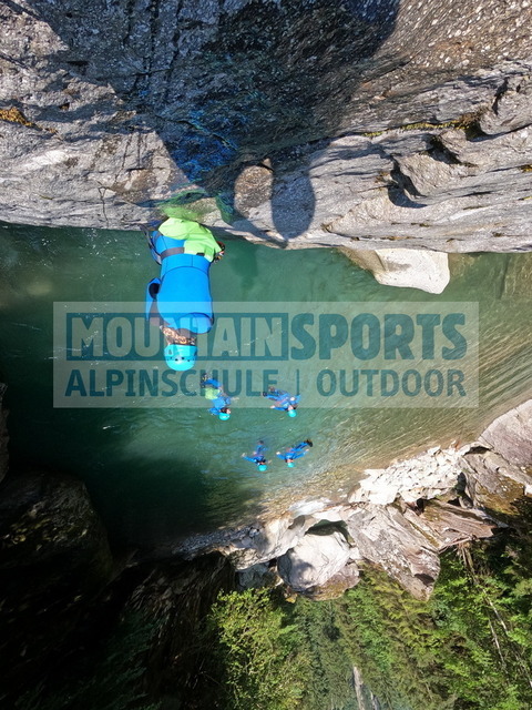 GOPR3963 | Bestelle die Bilder deines Berg- oder Wasser-Abenteuers mit Mountain Sports bequem von zu Hause aus direkt über unseren Online Fotoshop von pictrs.com. - Realisiert mit Pictrs.com