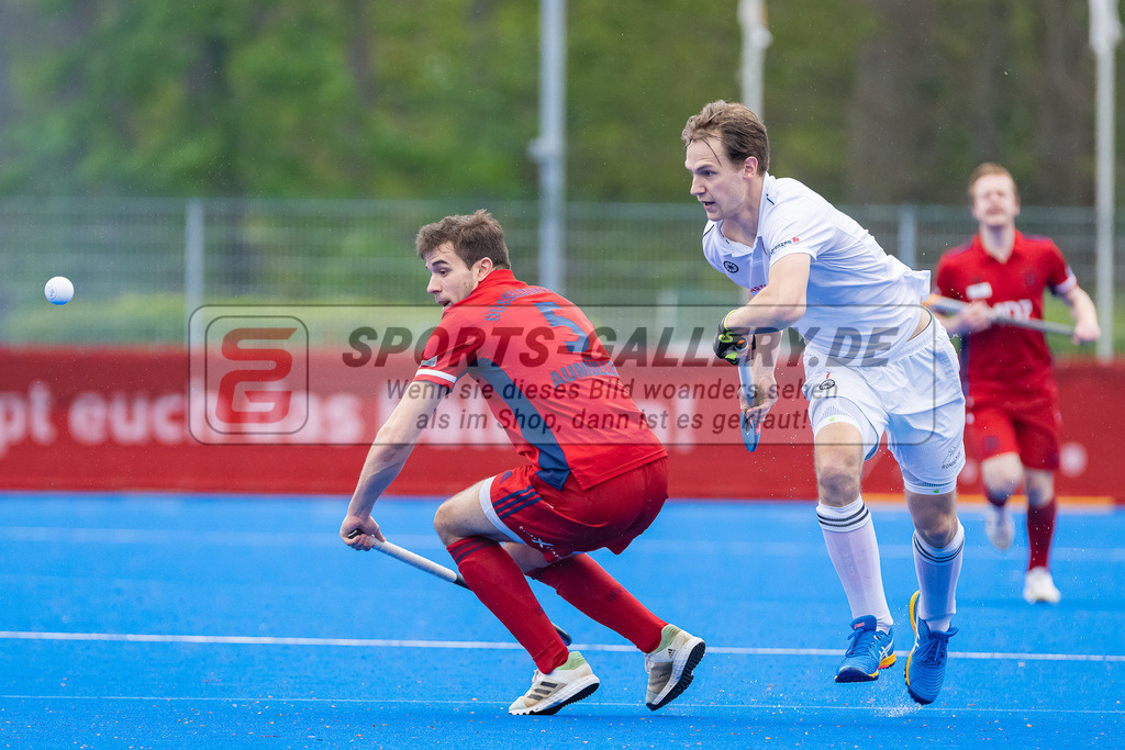 HK_20230422_107120 | 1. Bundesliga Herren Crefelder HTC - Düsseldorfer HC am 22.4.2023 Krefelder HTC ( CHTC ), Krefeld , Aumüller Leon ( Düsseldorfer HC #5 ) , Linus Michler ( Crefelder HTC #7 )
