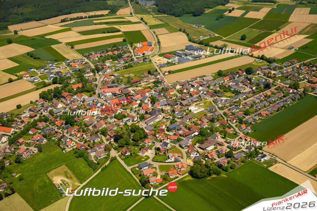 Das Luftbild zeigt  Winterrieden - Die Luftaufnahme wurde 2023 vom UL-Flugzeug aus erstellt ( keine Drohne ) - Hochauflösende Luftaufnahme - Für grossformatige Ausdrucke geeignet. Die Geschenkidee !Mit Lizenz und Bildrechte bestellbar