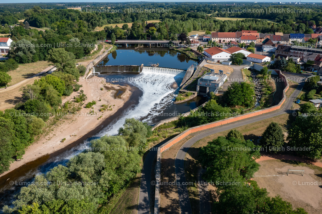 10049-51565 - Muldewehr Raguhn | Stockfoto und Bilderpool mit Bildmaterial aus Deutschland, dem Harz, Halberstadt, Quedlinburg, Wernigerode und weltweit. Qualitativ hochwertige und professionelle Fotos anschauen und kaufen. - Realisiert mit Pictrs.com