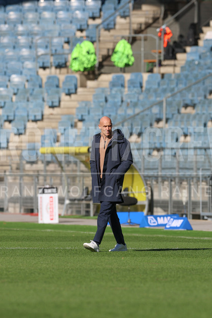 Grazer AK 1902 vs FC Red Bull Salzburg – Austrian Bundesliga | Graz, Austria, 15.Feb.26 - SOCCER - ADMIRAL Bundesliga, Grazer AK 1902 vs FC Red Bull Salzburg. The image shows head coach Thomas Letsch (Red Bull Salzburg).