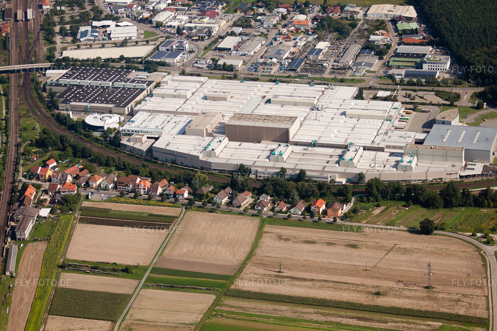 Luftbild: Graben-Neudorf, Sew-eurodrive GmbH im Ortsteil Graben in Graben-Neudorf im Bundesland Baden-Württemberg in Deutschland. Foto: IMG_33330.jpg vom 05.09.2010 durch Werner Riehm/FLY-FOTO.de