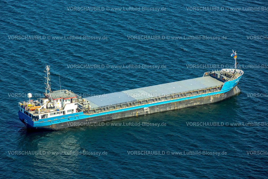 Luebeck15070597Travemuende | Frachtschiff Elise liegt auf Reede in der Lübecker Bucht, Ostsee , Lübecker Bucht, Hansestadt, , Deutschland