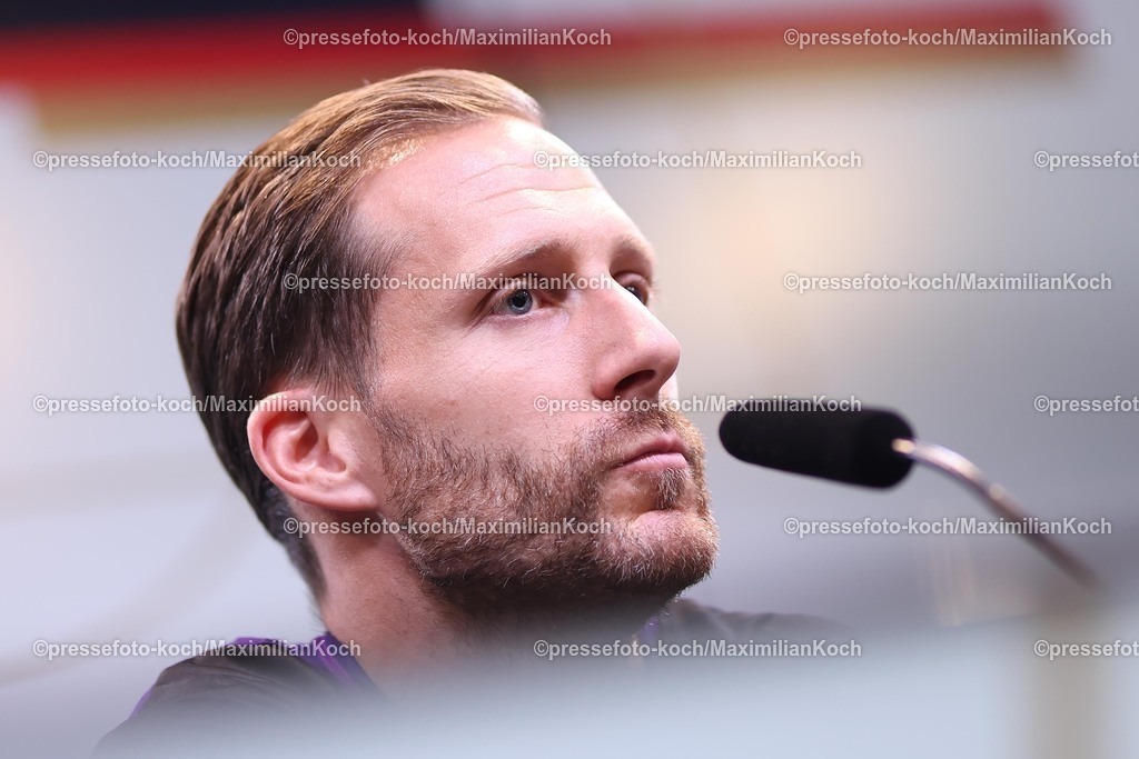 DFB22032501072 | 22.03.2025, Fußball, Abschlusstraining und Pressekonferenz vor dem Nations League  Viertelfinale Deutschland - Italien, Signal Iduna Park, Saison 2024 2025: Torwart Oliver Baumann (GER #01) DFB regulations prohibit any use of photographs as image sequences and or quasi-video.