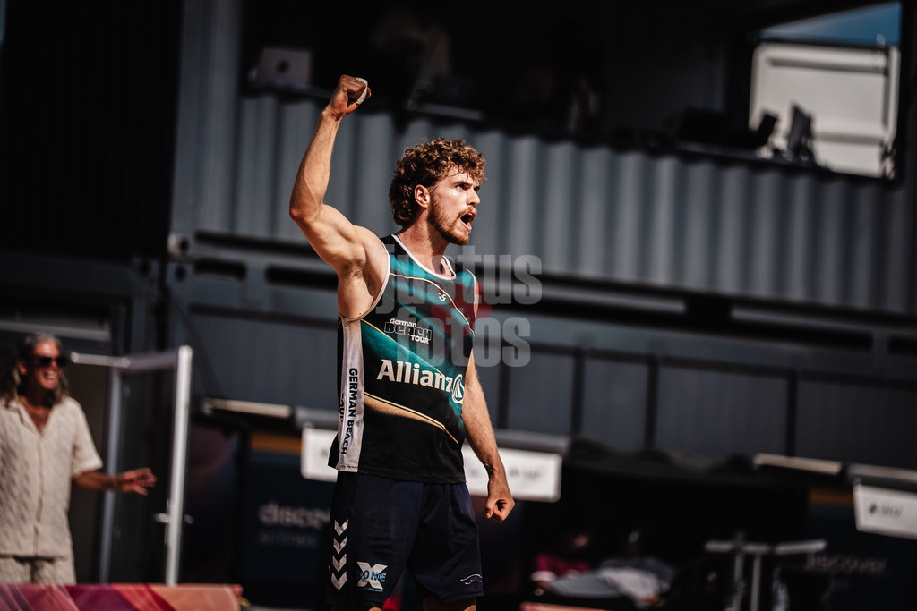 Beachvolleyball | Männer | Allianz German Beach Tour 2025 | Tourstop Berlin | 16.08.2025 | Luis Henrichs jubelt