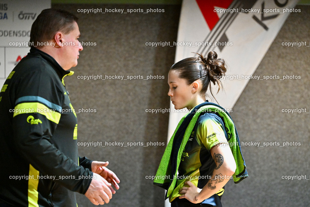 SCO Ossiachersee Bodensdorf vs. SU Spk. Kufstein | Ritzinger Werner Coach, Aleksandra Vovk, SCO Ossiachersee Bodensdorf vs. SU Spk. Kufstein, SCO Ossiachersee Bodensdorf vs. SU Spk. Kufstein am 04.10.2024 in Bodensdorf (SCO Halle Bodensdorf), Austria, (Photo by Bernd Stefan)