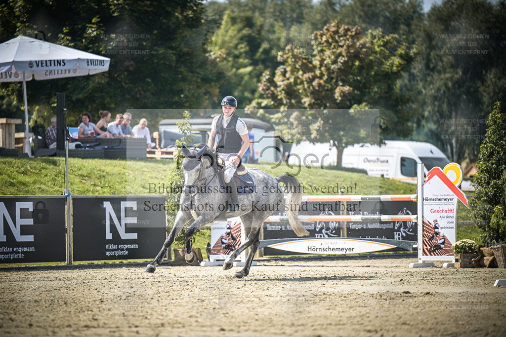 DOS_0887 | Entdecke hochwertige Reitturnierfotos von Foto Oger. Professionell, emotional und authentisch – jetzt Lieblingsmomente im Shop bestellen. - Realisiert mit Pictrs.com