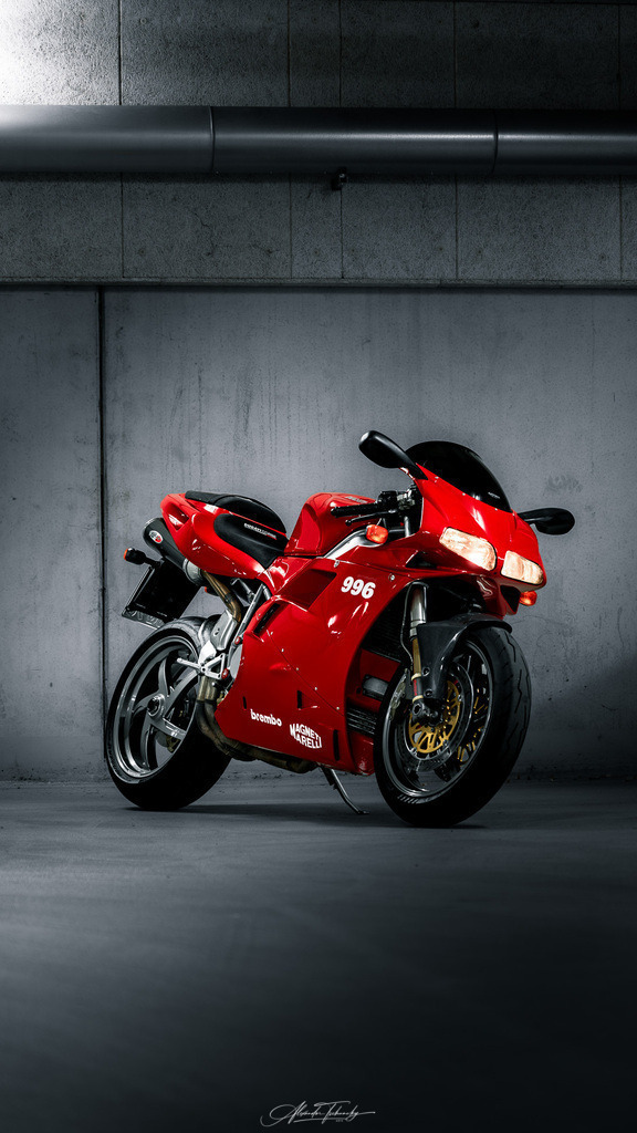 Ducati 996 | Entdecken Sie die faszinierende Welt von Alexander Tschuncky Arts: Kreative Fotografie, atemberaubende Automobilkunst und hochwertiger Bilderdruck. Lassen Sie sich inspirieren! - Realisiert mit Pictrs.com