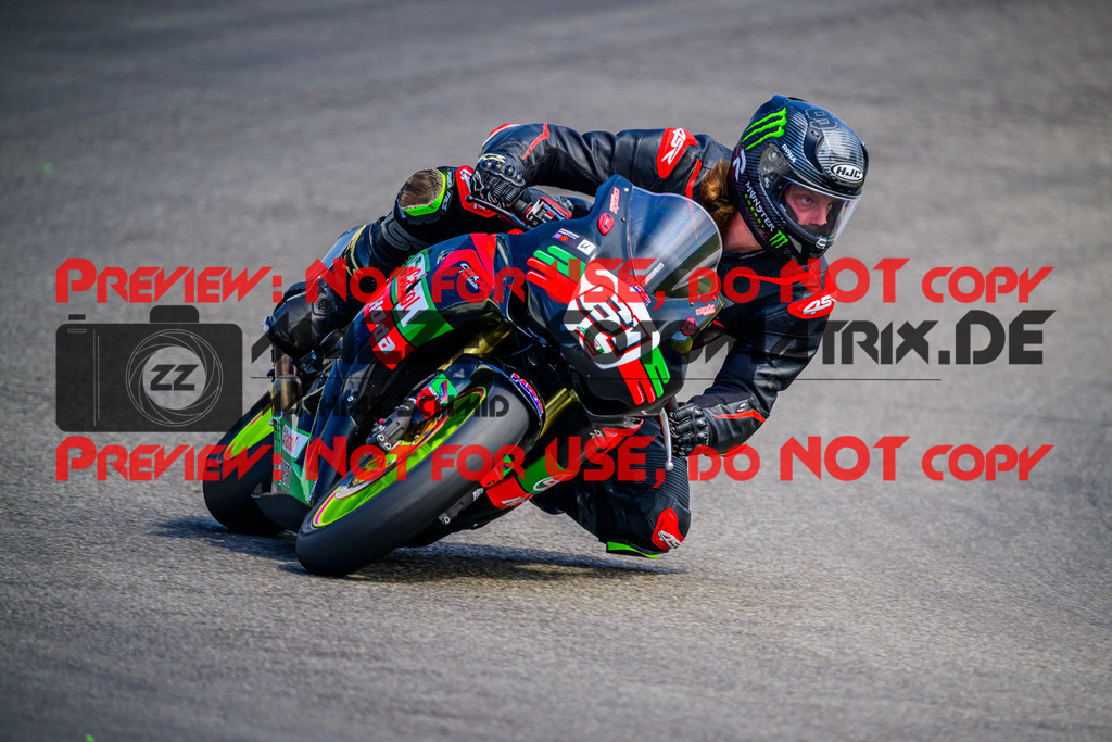 MaZZes_Fotomatrix_20250816_6007705_2587 | WEISS