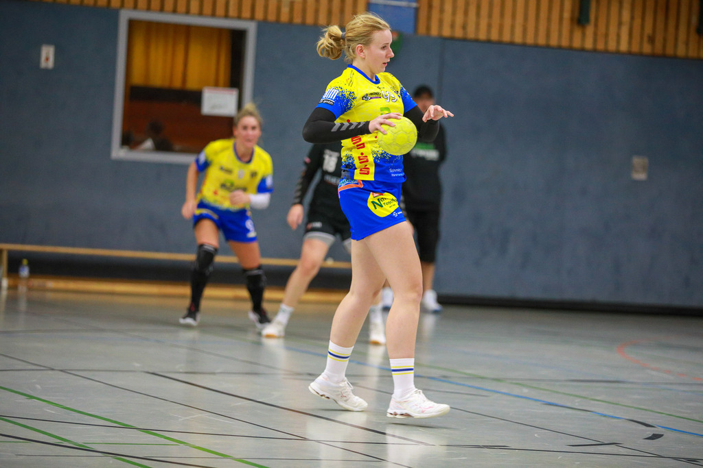 SVN_TvVoerde_021124_068 | Bildergalerie von Sport-Ereignissen aber auch von weiteren spannenden Dingen - nicht nur vom Niederrhein. In Anlehnung an den bekannten Spruch von Hanns Dieter Hüsch heißt das Motto: "Niederrhein ist überall".  - Realisiert mit Pictrs.com