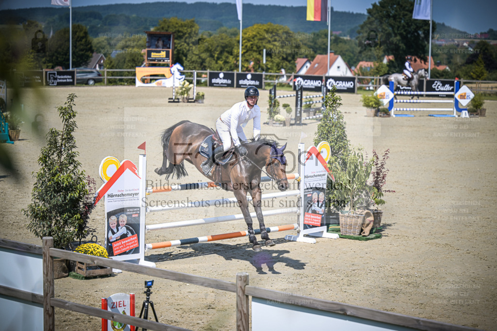 DOS_0424 | Entdecke hochwertige Reitturnierfotos von Foto Oger. Professionell, emotional und authentisch – jetzt Lieblingsmomente im Shop bestellen. - Realisiert mit Pictrs.com