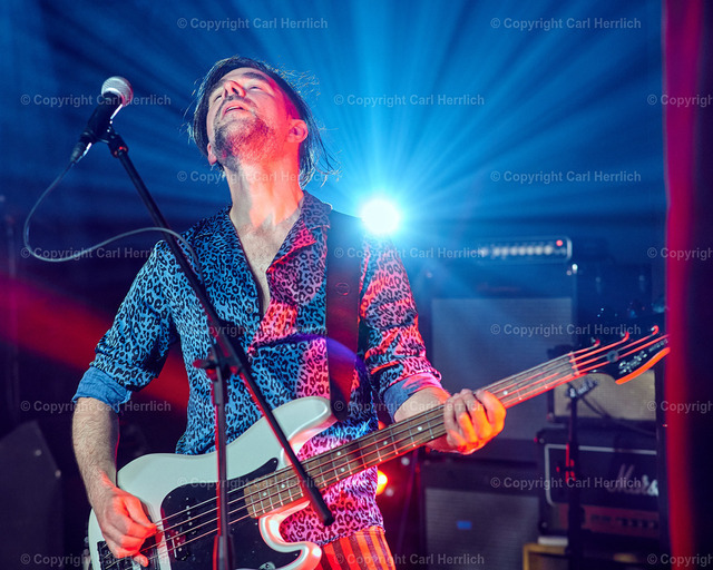 DSC_0592 | High End Portraits. Einzelportrait Paarportrait Gruppenportrait Künstlerportrait Bandportzait Bühnenfotografie Fashion Lifestyle Urbanlife  - Realisiert mit Pictrs.com