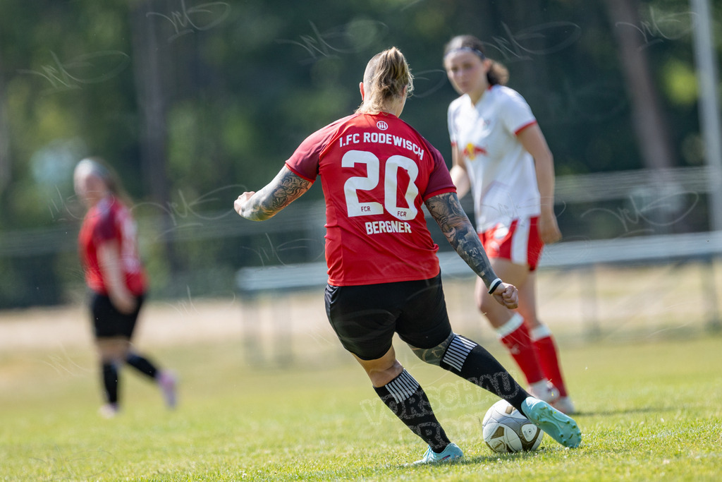 1. FC Rodewisch vs. RasenBallsport Leipzig II | Sachsenlotto Landespokal Frauen Ausscheidungsrunde 2026/27: 1. FC Rodewisch vs. RasenBallsport Leipzig II - Realisiert mit Pictrs.com