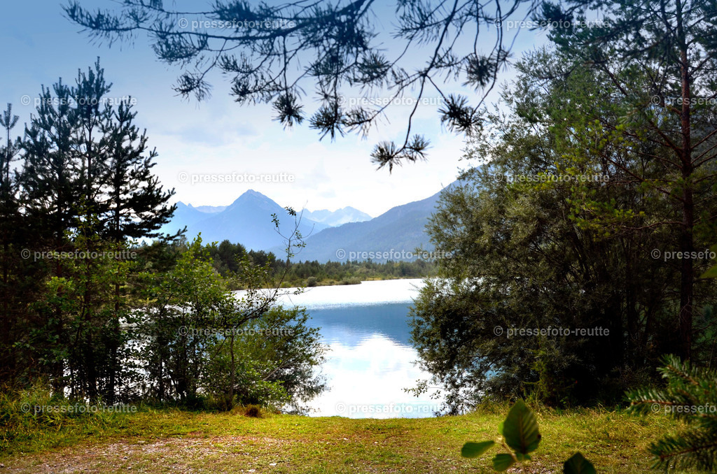 welltvi-Weissenbach_Baggersee-23082013-DSC3012 | Info aus dem Bezirk Reutte/Ausserfern Tirol sowie eine umfangreiche Bilddatenbank über die gesamte Region: Lechtal, Talkessel Reutte, Tannheimertal, Zwischentoren. Lech, Plansee, Zugspitze, Grenztunnel, B179, Fernpassstraße, Verkehr, Lawinen, Tradition, - Realisiert mit Pictrs.com