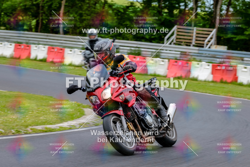 MotoTeamVBK-20332 | Hier findet Ihr Bilder von Touristenfahrten auf der Nürburgring Nordschleife oder von anderen Veranstaltungen die ich besucht habe. Viel Spass beim Durch Schauen 