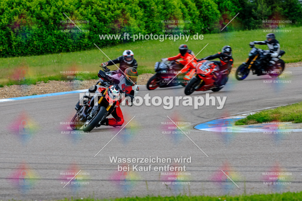MotoTeam-8922 | Hier findet Ihr Bilder von Touristenfahrten auf der Nürburgring Nordschleife oder von anderen Veranstaltungen die ich besucht habe. Viel Spass beim Durch Schauen 