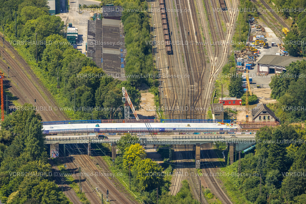 Bochum230802134 | Luftbild, Güterbahnhof Bochum-Nord, Baustelle Lohring-Brücke, Grumme, Bochum, Ruhrgebiet, Nordrhein-Westfalen, Deutschland