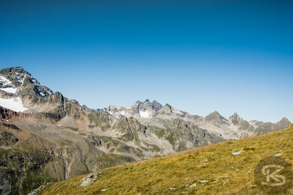 Hohes Rad 2934m – Gipfeltour durch die Silvretta 2020 | Fotodokumentation der anspruchsvollen Gipfelbesteigung des Hohen Rad (2934m) in der Silvretta. Aufnahmen vom Aufstieg über das Bieltal, durch Geröllfelder bis zum Gipfel und Abstieg durchs Ochsental von Stefan Kuhn, September 2020. - Realisiert mit Pictrs.com