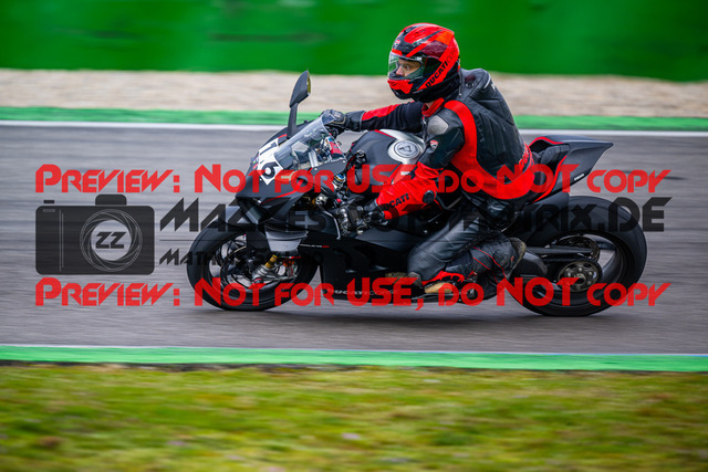 MaZZes_Fotomatrix_20240316_6007705_6004 | Fotograf Mathias Schmid
Sportfotograf,
Eventfotograf,
Hochzeitsfotograf,
Portraitfotograf