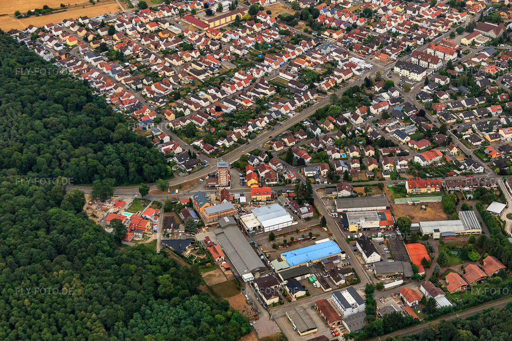 Luftbild: In den Grüben in Jockgrim im Bundesland Rheinland-Pfalz in Deutschland. Foto: IMG_083724.jpg vom 24.07.2015 durch Werner Riehm/FLY-FOTO.de