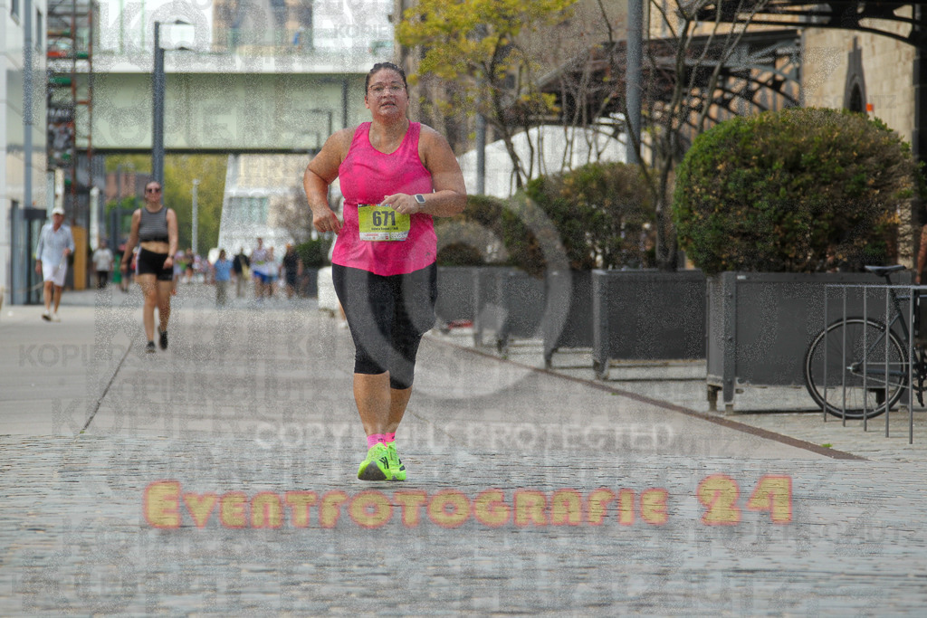 250920_1507_EV4_8115 | Sportfotografie im Rhein-Sieg Kreis, Köln, Bonn, NRW, Rheinland Pfalz, Hessen, etc. Unser Tätigkeitsfeld umfasst den Laufsport vom Volkslauf über den Marathon, Duathlon, Triathon bis zum Ultralauf wie Kölnpfad Ultra oder Schindertrail.