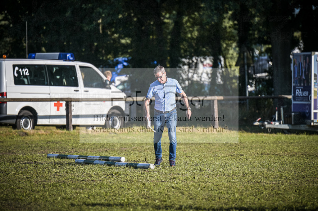 DOS_0004 | Entdecke hochwertige Reitturnierfotos von Foto Oger. Professionell, emotional und authentisch – jetzt Lieblingsmomente im Shop bestellen.Deutschlandweite Turnierfotografie. - Realisiert mit Pictrs.com