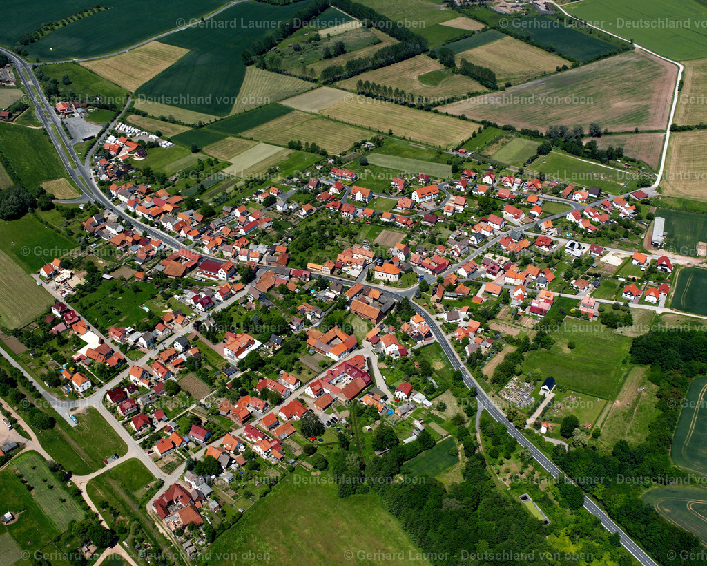 2634303 | FERNA 09.06.2006 Stadtansicht vom Stadtrand angrenzend an landwirtschaftliche Feldern  in Ferna im Bundesland Thüringen, Deutschland // City view from the outskirts with adjacent agricultural fields  in Ferna in the state Thuringia, Germany Foto: Gerhard Launer