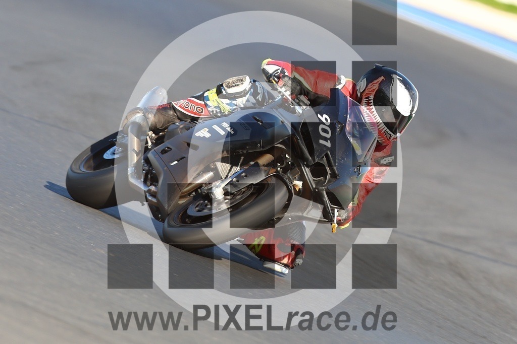 0901-20260403_06184 | Schöne Erinnerungen an spannende Momente - das festzuhalten ist unser Job. PIXELrace.de ist seit 2003 auf den Rennstrecken Europas unterwegs um die Action draußen beim Fahren und die wunderbare Stimmung imm Fahrerlager für euch einzufangen.