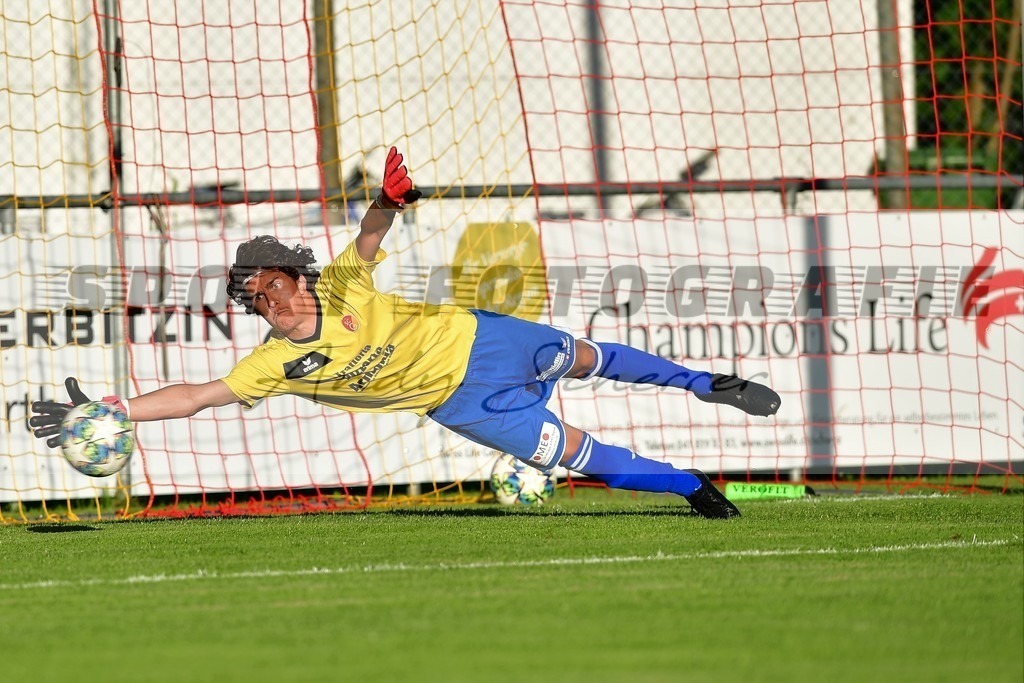 aaDSC_2602 Champions Life (1) | Kaufen Sie Sportbilder im Onlineshop von Andy Scherrer Sportfotografie. Faszinierende Bilder von Sportevents aus der ganzen Schweiz. Fussball, Frauenfussball, Unihockey, Handball, Schwingen und weiteren Sportarten. - Realisiert mit Pictrs.com