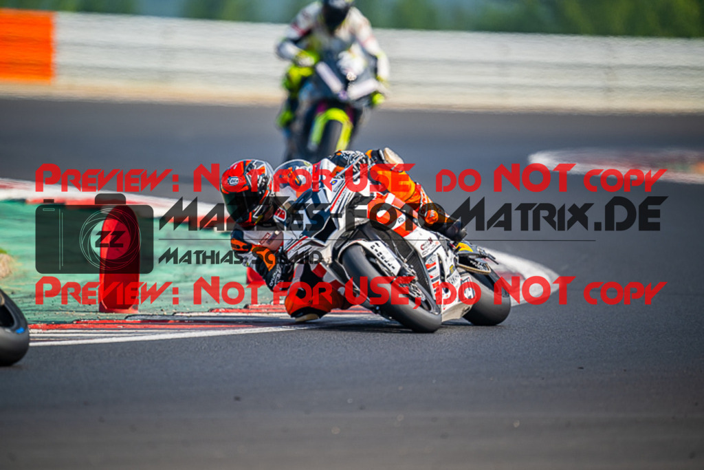 MaZZes_FotoMatrix_220626_6037 | PROSUPERSTOCK