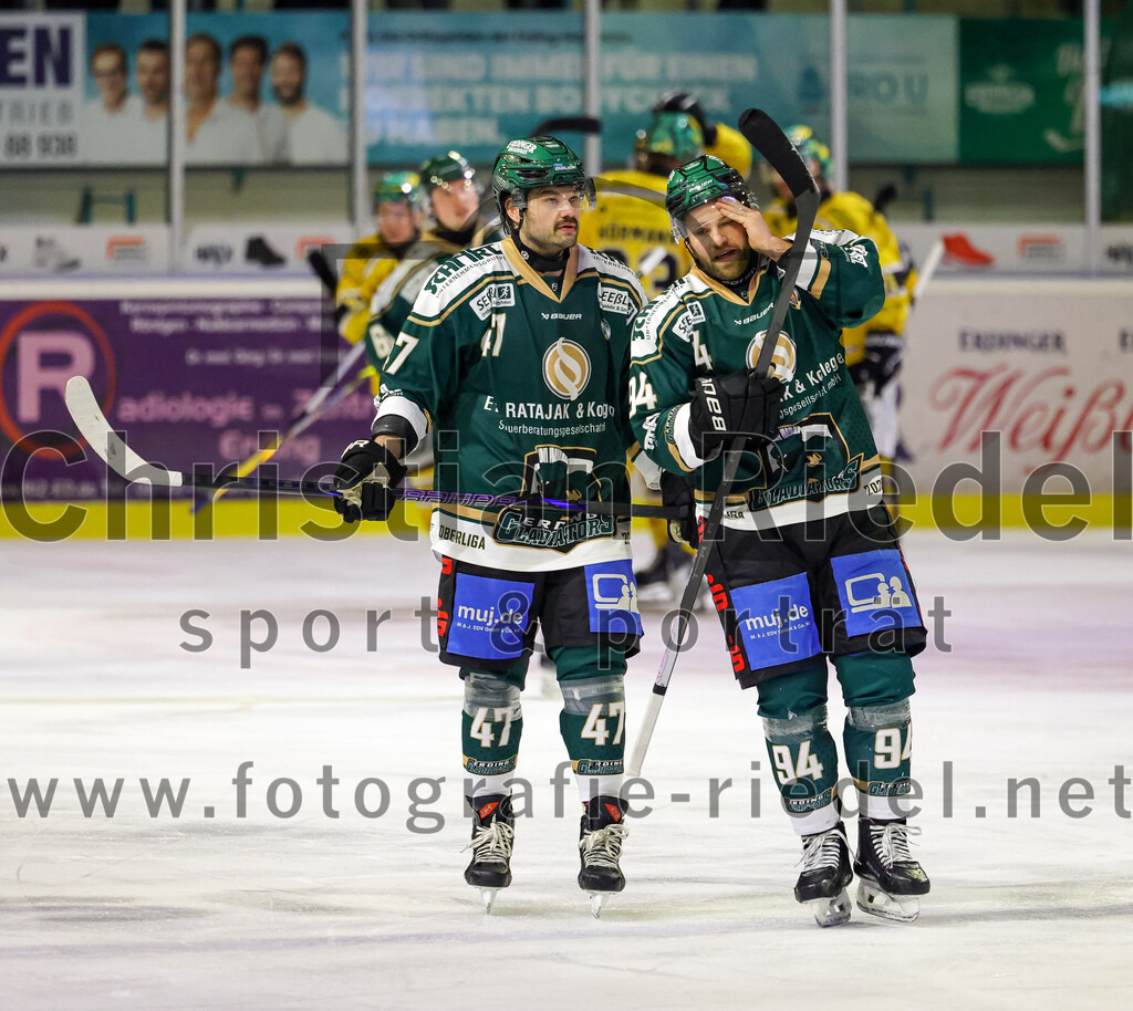 2025-12-19_095_TSV_Erding_gegen_Toelzer_Loewen | Erding, Deutschland, 19.12.2025:Eishockey, Oberliga Süd 2025 / 2026, 27. Spieltag, TSV Erding gegen Tölzer Löwen, Endergebnis: 2:5Marco Pfleger (Erding Gladiators, #47), Markus Eberhardt (Erding Gladiators, #94)Foto: Christian Riedel / fotografie-riedel.net
