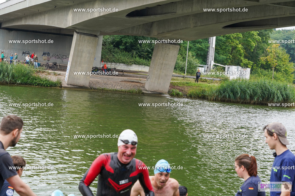 DSC00892 | 34. M-net Erlanger Triathlon 2025 #erlangertriathlon  #mnettriathlon2025 #mnettriathlon #team #olympischedistanz #mitteldistanz #triathlon #maindonaukanal  #erlangertriathlon2025 #yourpictrs #tv1848 #tv1848erlangen  #triathlonbayern #sportinerlangen #demsportverbunden #sportshot_your_pictrs Copyright: www.sportshot.de