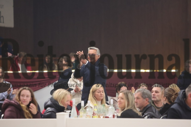 Marbach_2025_Auktion (25) | Alle Fotos der Reiterjournal Fotografin Doris Matthaes im Reiterjournal Online-Fotoshop. - Realisiert mit Pictrs.com