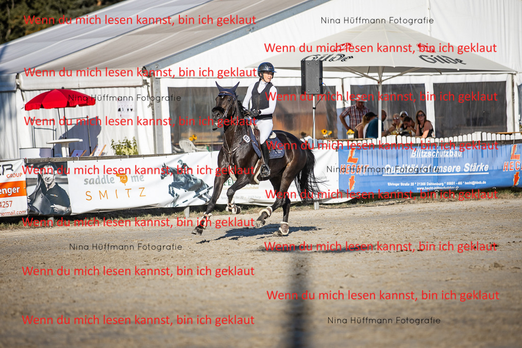 BK1A8734 | Turnierbilder Turnierfotos Nina Hüffmann Turnierfotografie Pferdefotografie Tierzeichnung Haustierzeichnung Pferdezeichnung Hundezeichnung Videograf  - Realisiert mit Pictrs.com