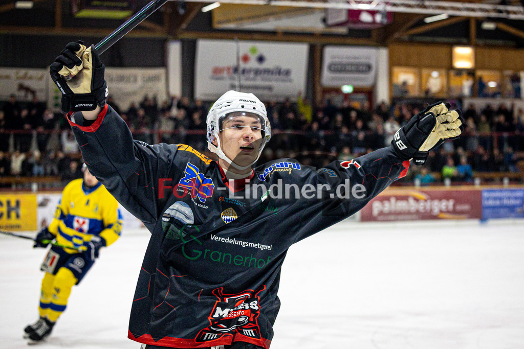 Peißenberg MINERS gegen EC Pfaffenhofen | Eishockey Bayernliga 2025/26 Vorrunde 25. Spieltag, Peißenberg MINERS gegen EC Pfaffenhofen, 20260109,Torjibel Filip KRIZ (MINERS 19),2026-01-09 in Peißenberg (flatbuy Arena Peißenberg), Filip KRIZ (MINERS 19)Copyright: WolfgangxLindner www.foto-lindner.de