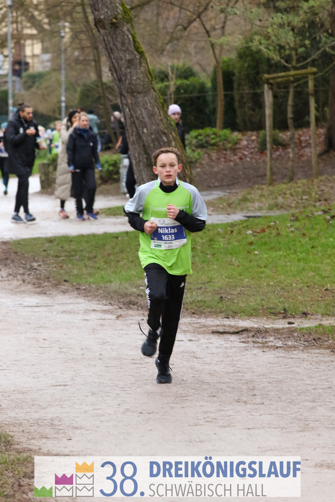 1700m Stadtwerke Jugendlauf | 3 Koenigslauf 2024 1700m Stadtwerke Jugendlauf - Realisiert mit Pictrs.com